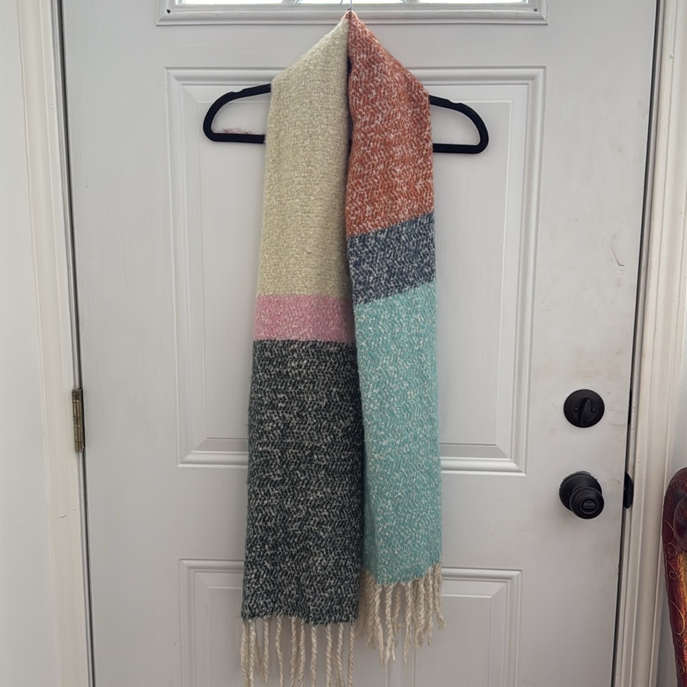 NWT Sonoma Multi Colored Neutral Oblong Knit Winter Scarf OS